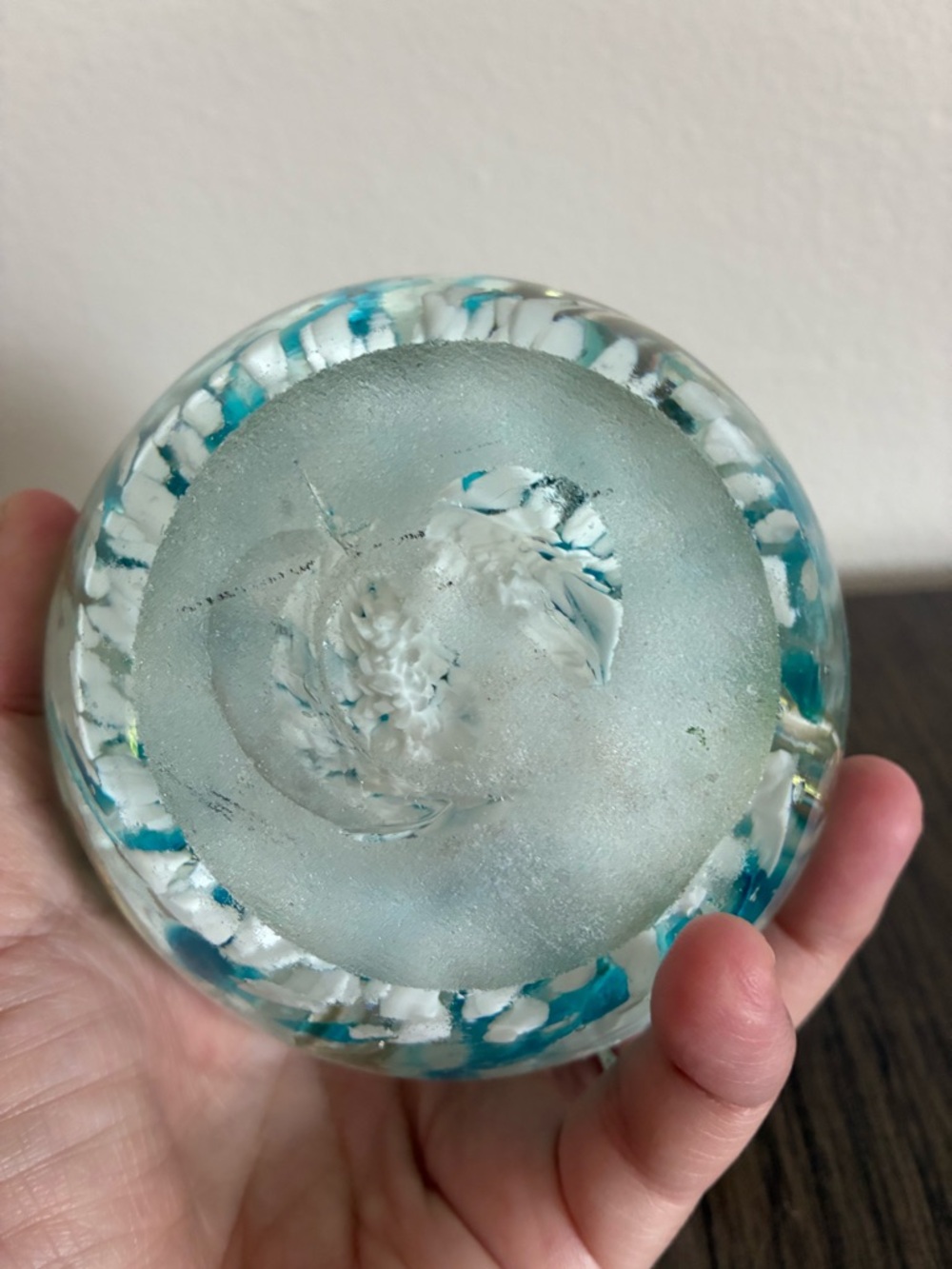 VTG LIGHT BLUE FLORAL ART GLASS PAPERWEIGHT - Picture 6 of 6